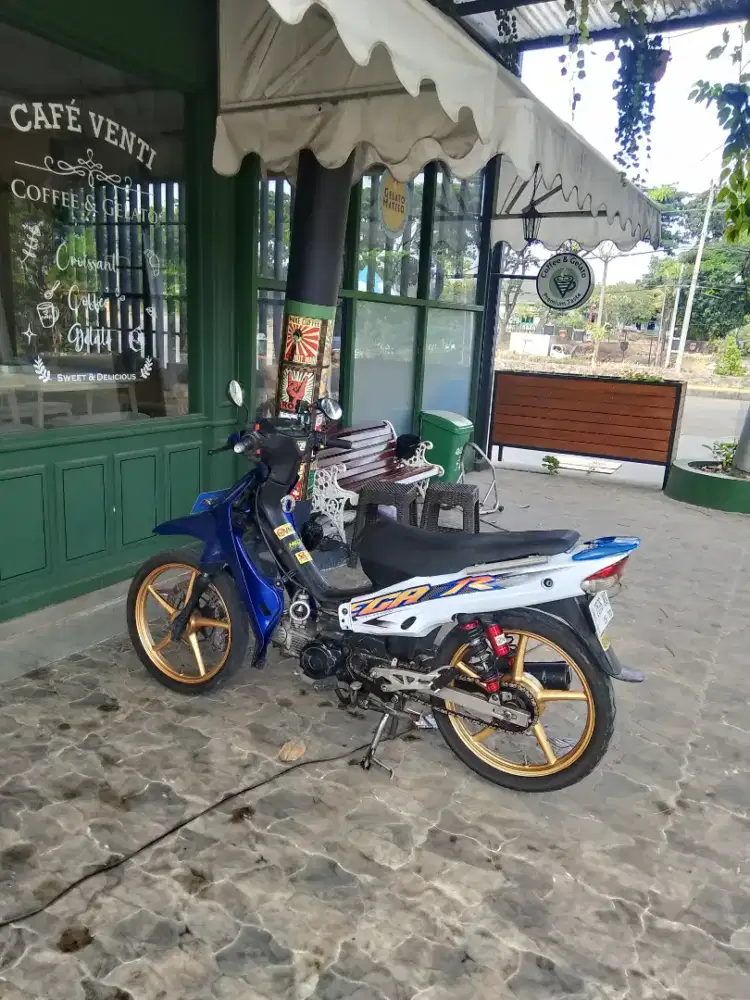Yamaha Vega r Old