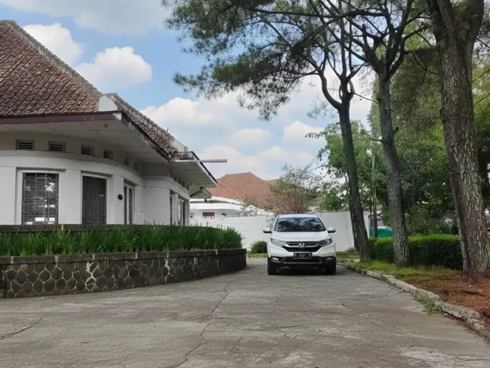 JUAL CEPAT!! TURUN HARGA 6 Milyar  Rumah Heritage Belanda di kota Bandung dijual