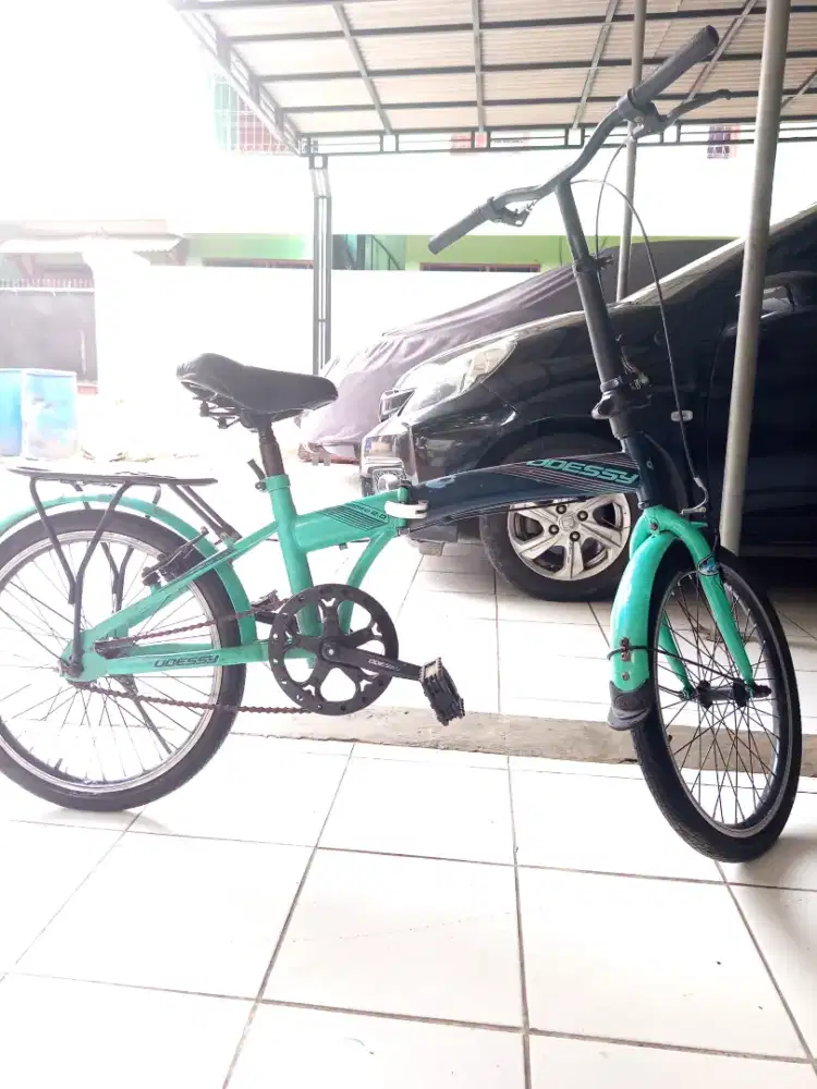 Sepeda lipat merk odessy