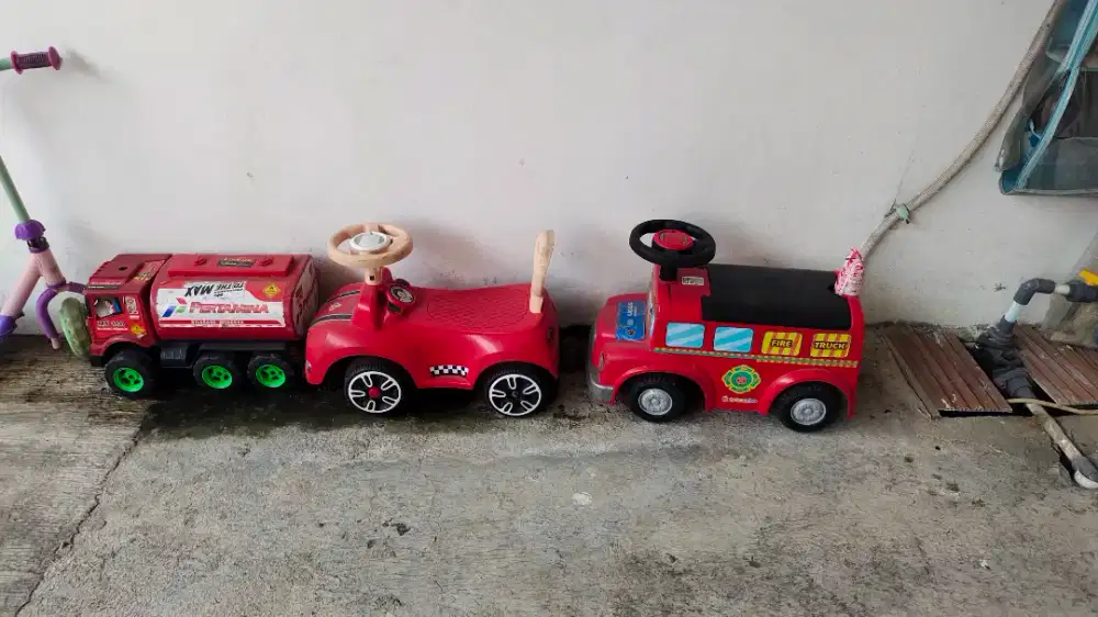 Dijual mobil-mobilan anak