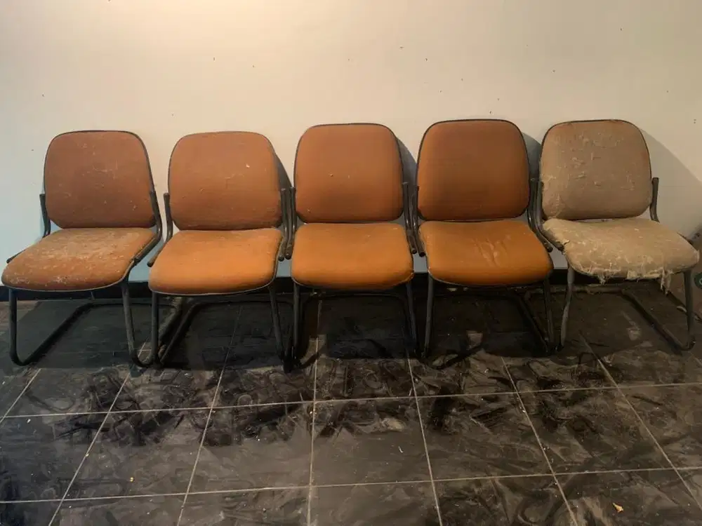 Kursi kantor bekas