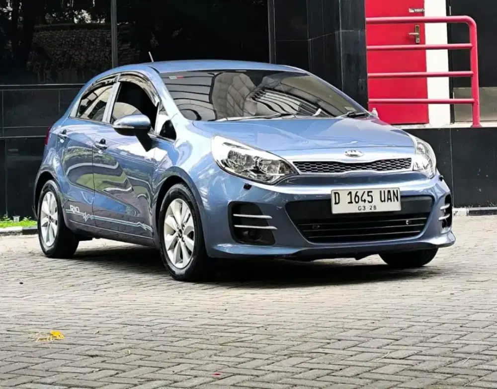 KIA RIO SE HATCHBACK 1.4 AT 2016 KM 93rb ISTIMEWA BANDUNG