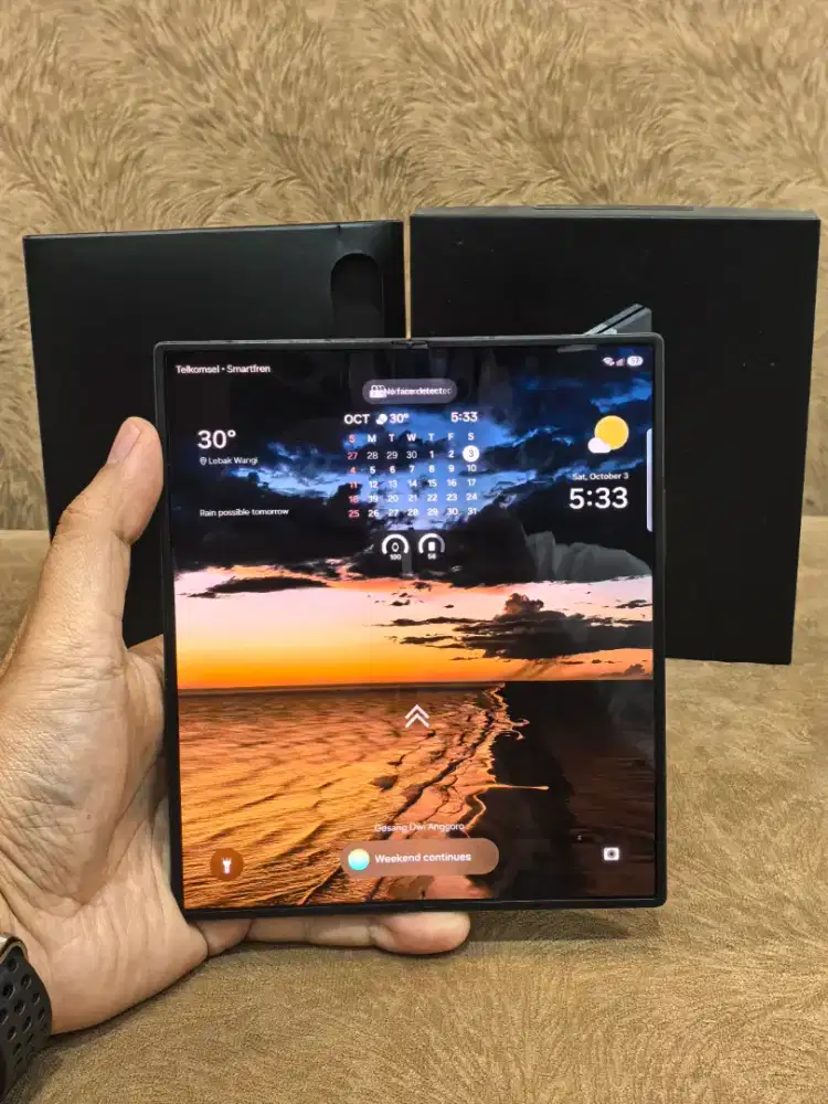 Samsung Galaxy Fold 6 Crafted Black 12/512 Mint Condition