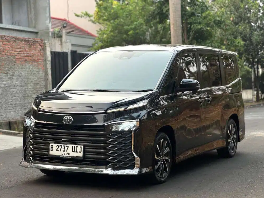 Toyota Voxy 2022 Bensin