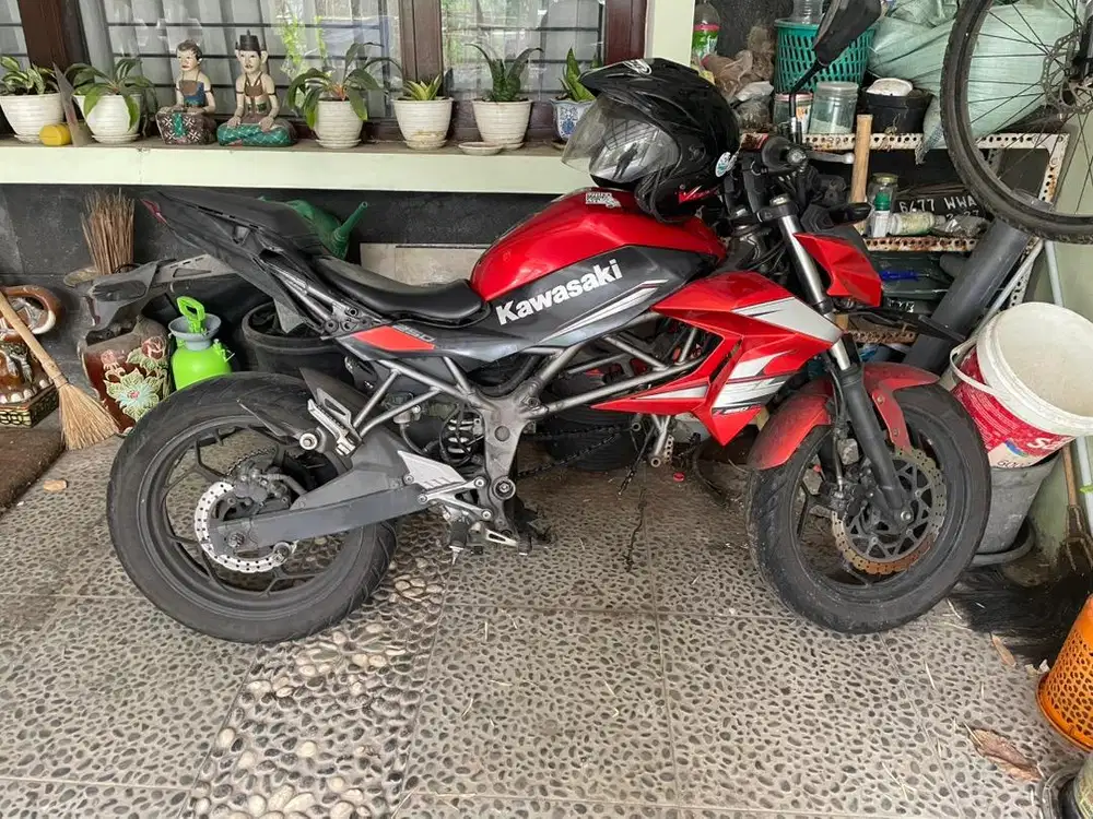 Kawasaki Z250 SL / Ninja Mono Naked kondisi mati dan apa adanya.