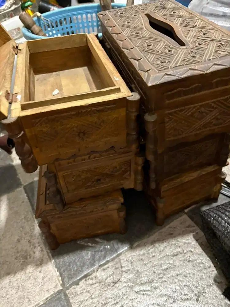 Tempat tissu kayu jati