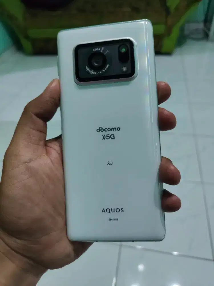 Sharp Aquos R6 12/128