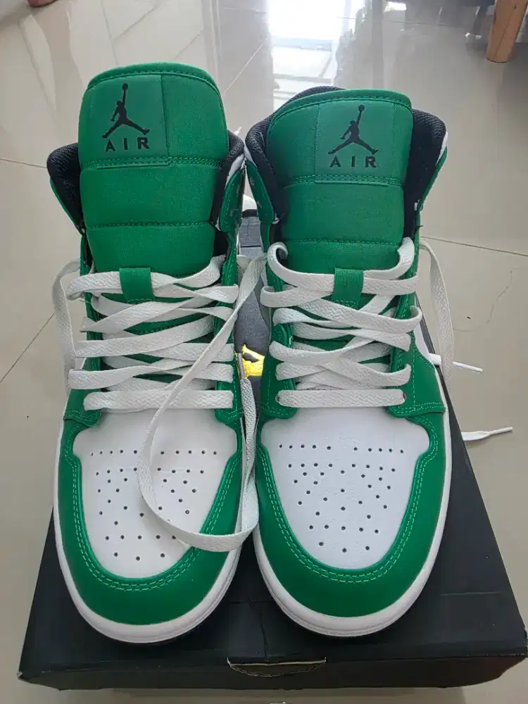 Nike air jordan 1 mid lucky green