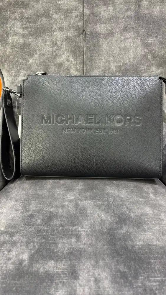 Michael Kors Cooper 3 in 1 Crossbody Pouch / Wristlet Clutch
