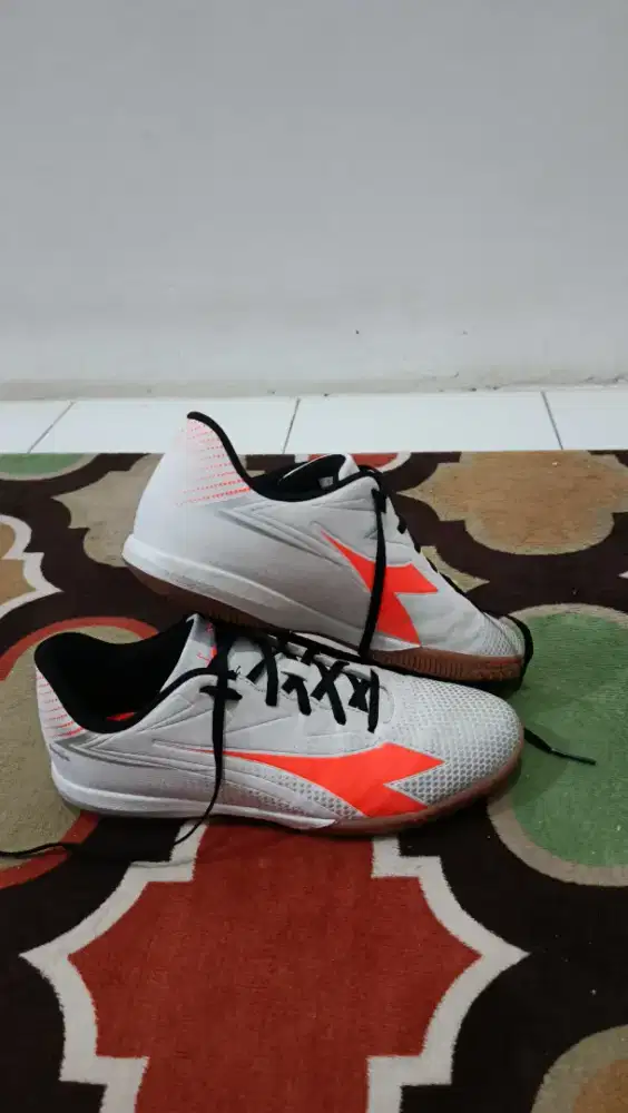 JUAL SEPATU FUTSAL DIADORA UKURAN 42