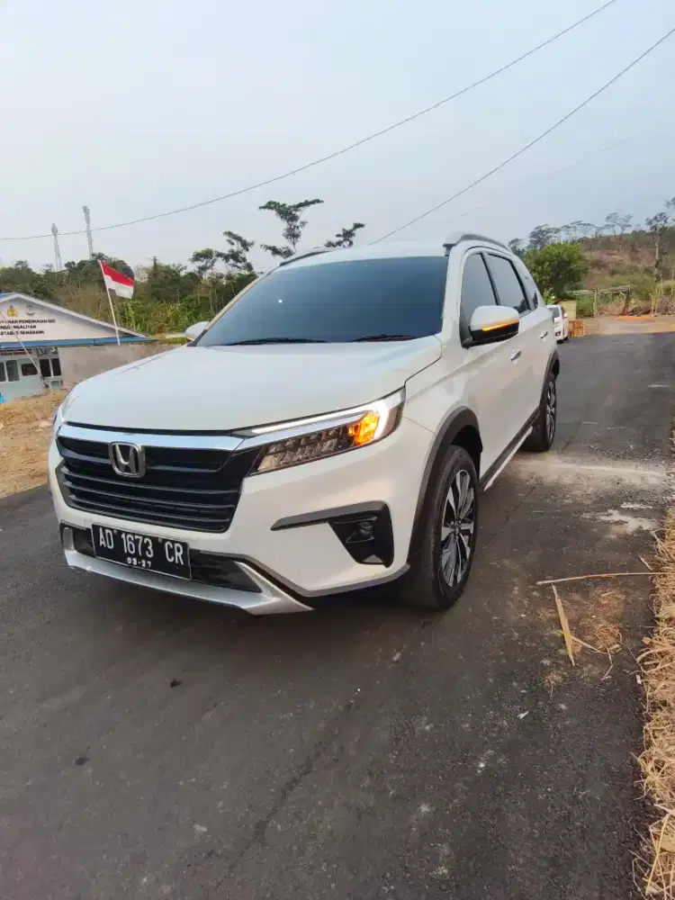 BRV Prestige matic cvt 2022 KM low!