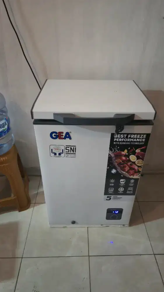 Frezeer gea ukuran 100 liter