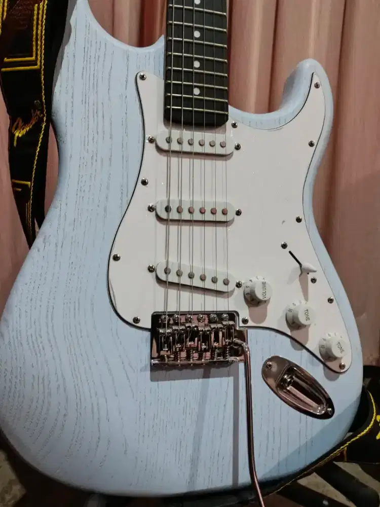 Gitar Elektrik Donner DST-80 (Light Blue) - Mulus Terawat