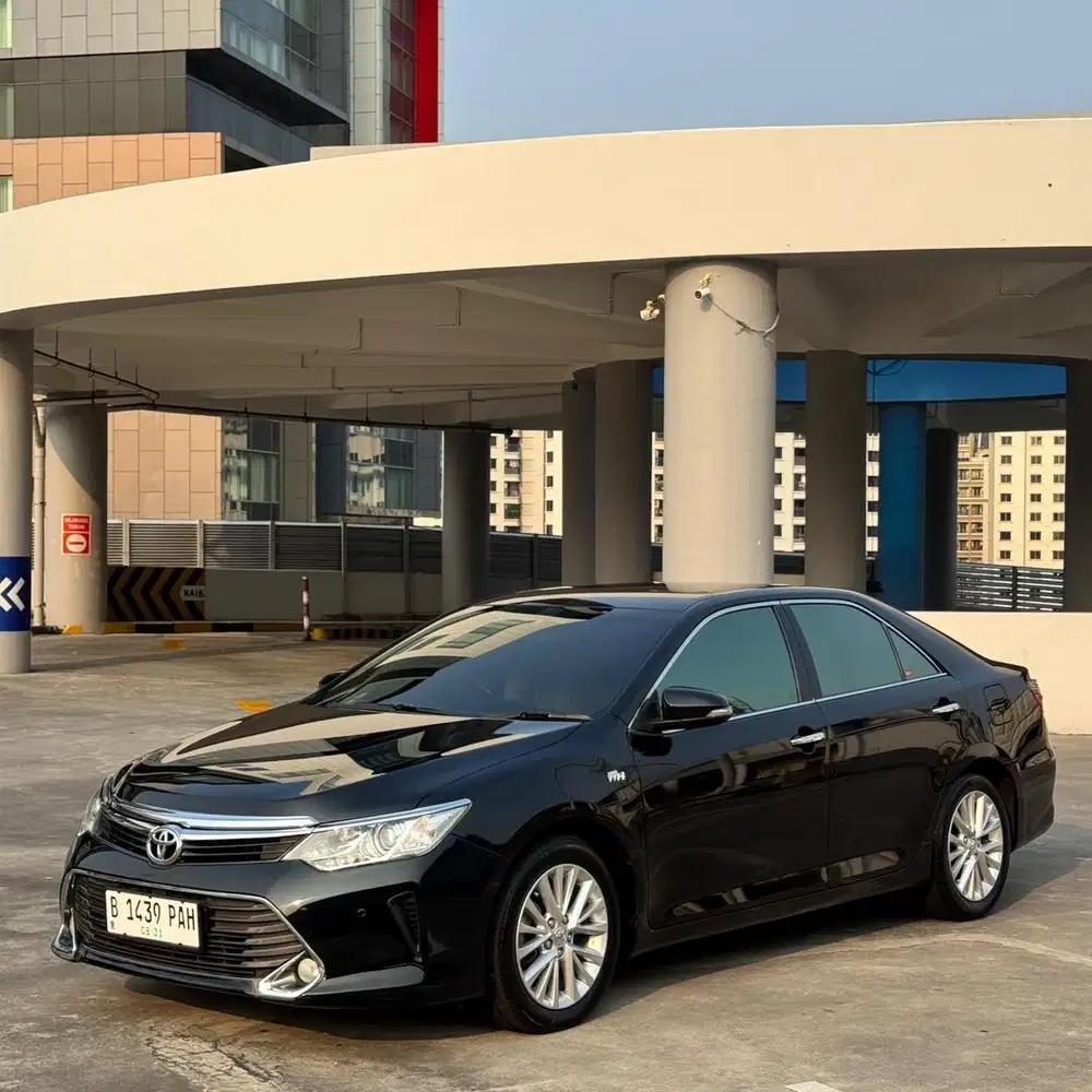 Toyota Camry V AT 2016