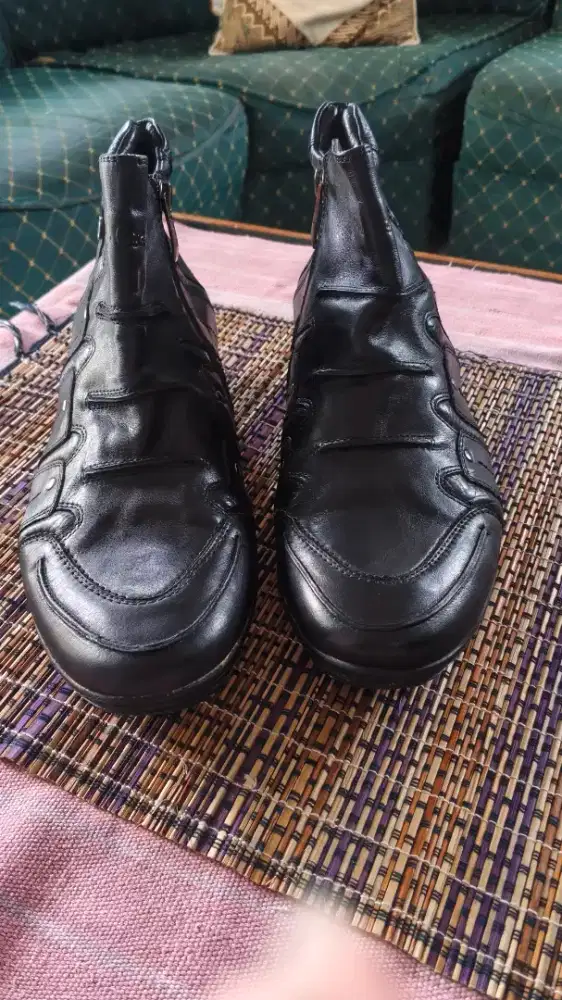 Jual Sepatu PIERRE CARDIN GENUINE ukuran 41 Bisa Nego !
