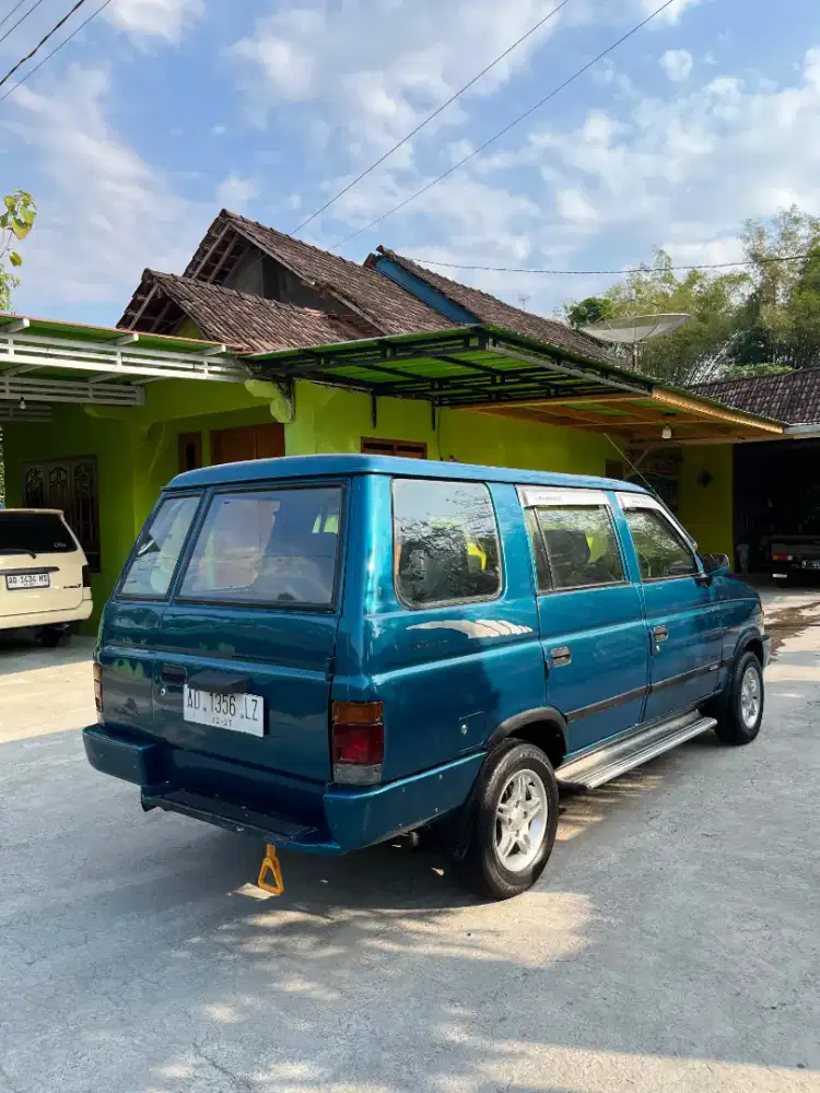 Isuzu phanther grand royale