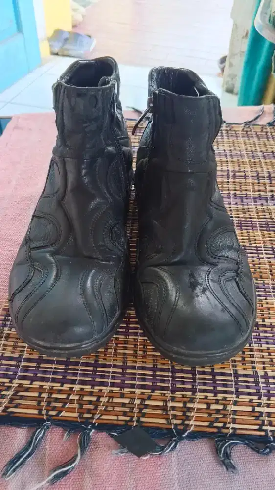 Jual sepatu PIERRE CARDIN GENUINE ukuran 40, Bisa Nego !