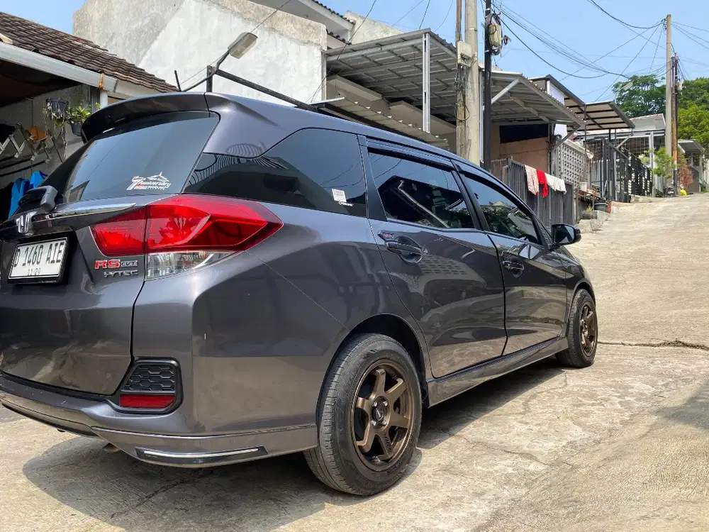 mobil mulusss sangatt juga renda km