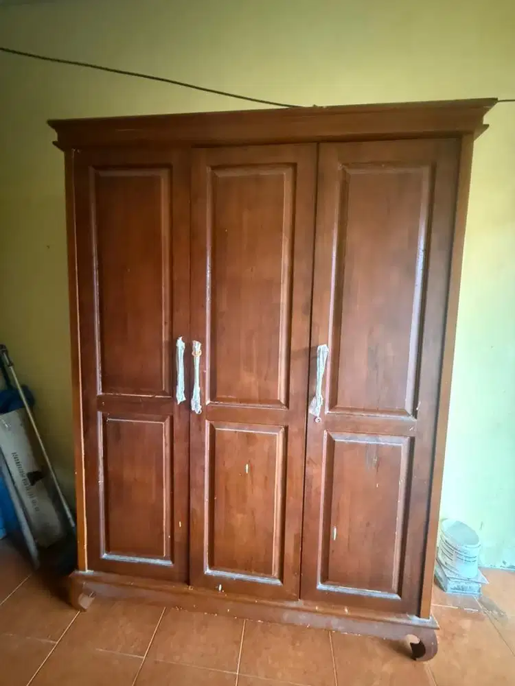 Lemari 3 Pintu Jumbo