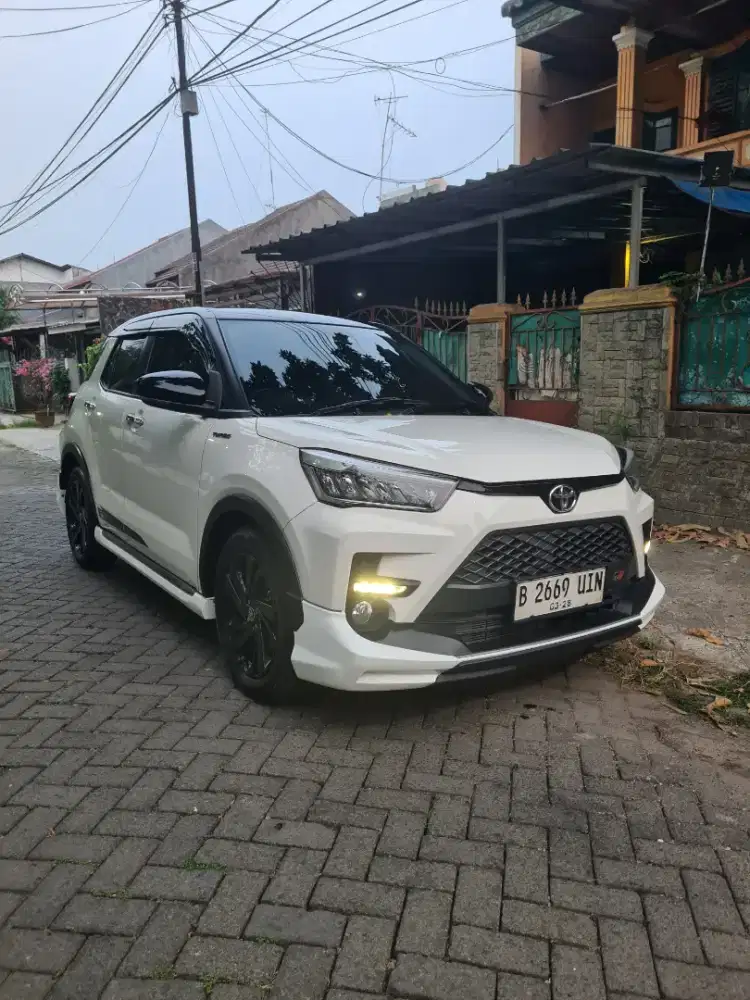 Raize 1.0 GR TSS Two Tone 2022