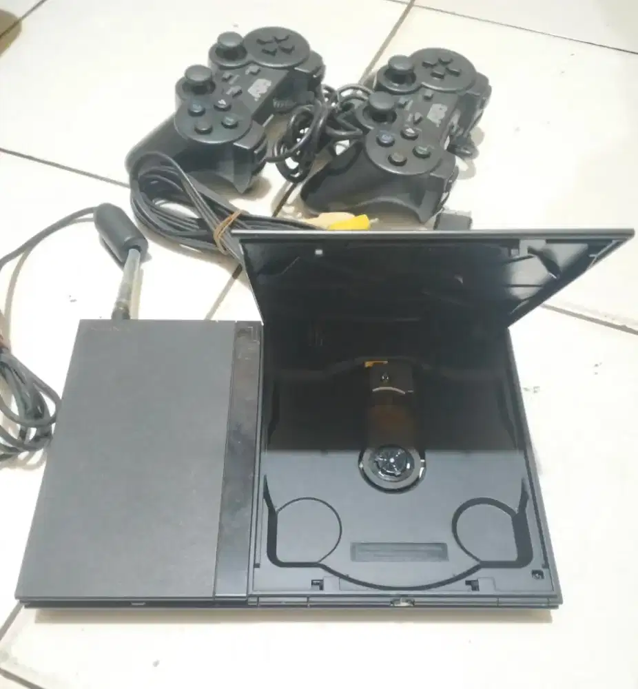 PS 2 slim Sony SCPH 70006.