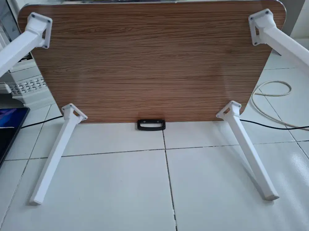 Meja lesehan/meja lantai