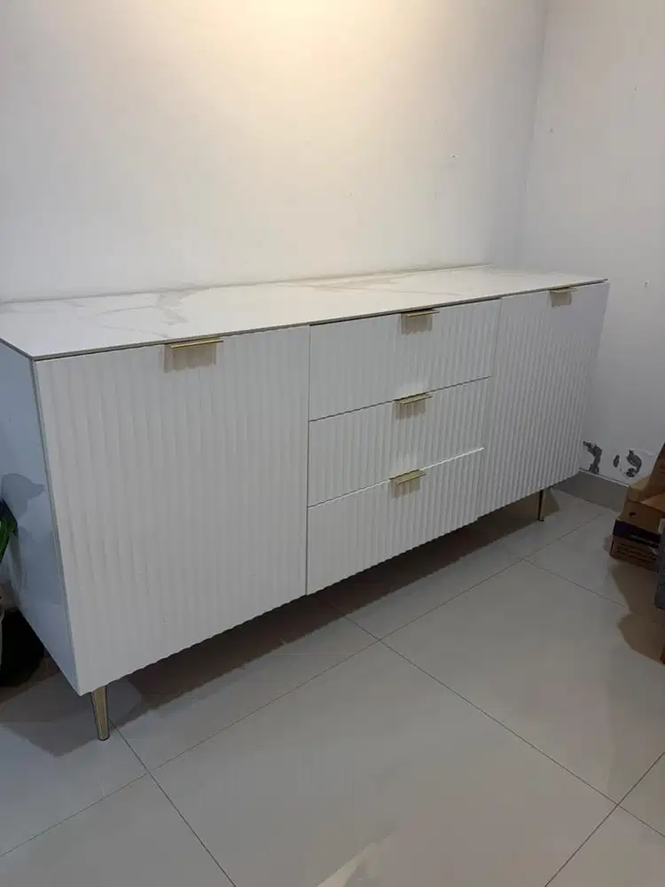 Kabinet Putih Soft Closing