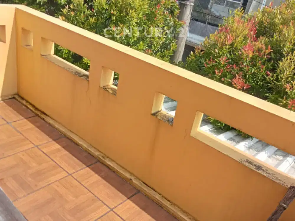 Rumah 2 Lantai Full Renov Dikawasan Strategis Imanan Residence