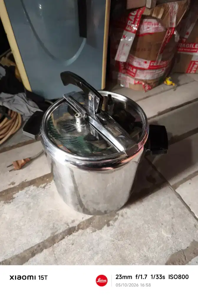PANCI PRESTO PRESSURE COOKER STAINLESS 20 CM 6 LITER BEKAS SEKEN