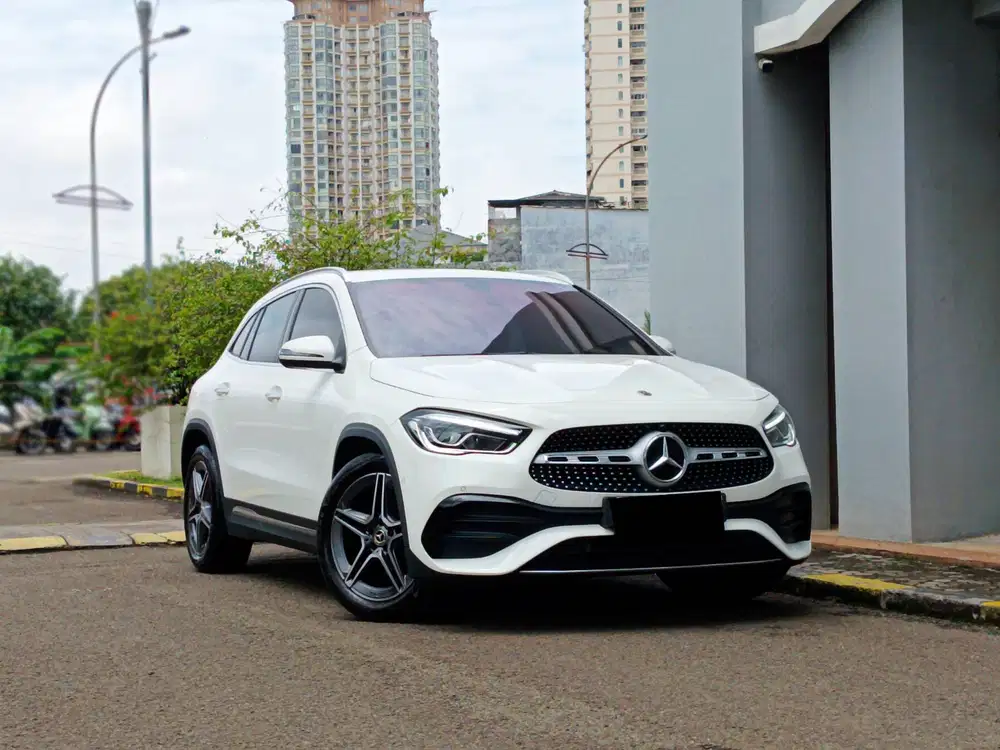 MERCEDES BENZ GLA200 AMG SPORT AT