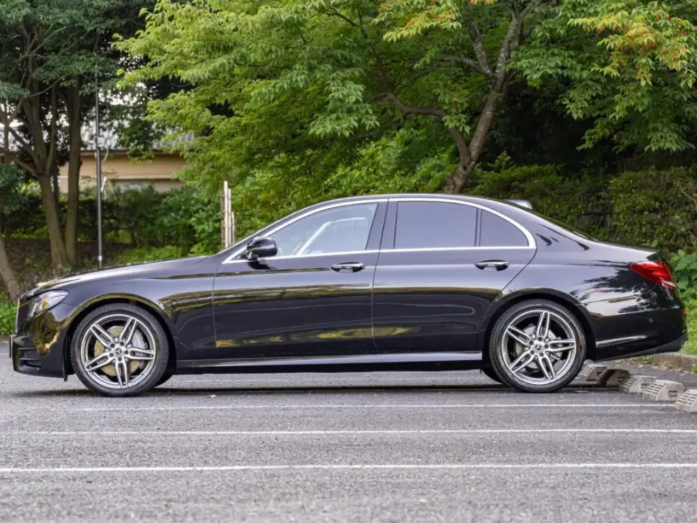 km 20ribu Mercedes-Benz E200 2019 AA tangan 1