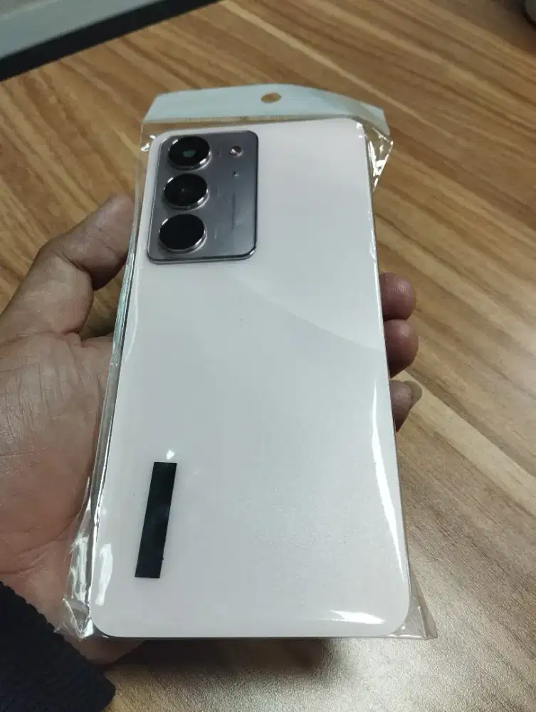 backdoor realme c75x pink