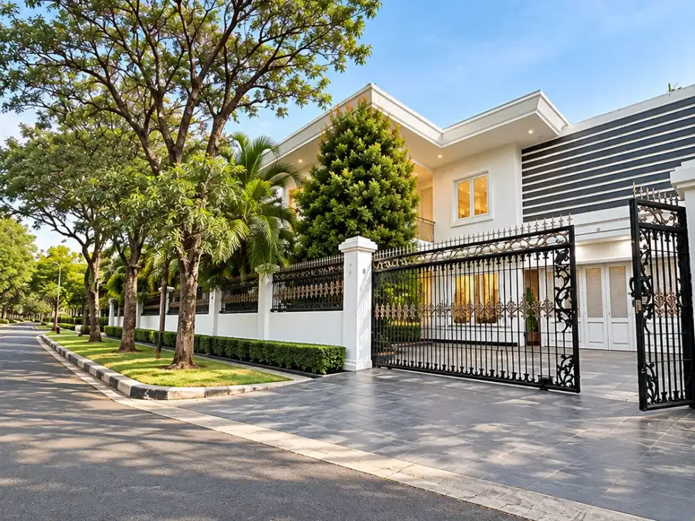 Dijual Rumah Hoek Intercon Jakarta Barat LT 548 m², Jalan Lebar