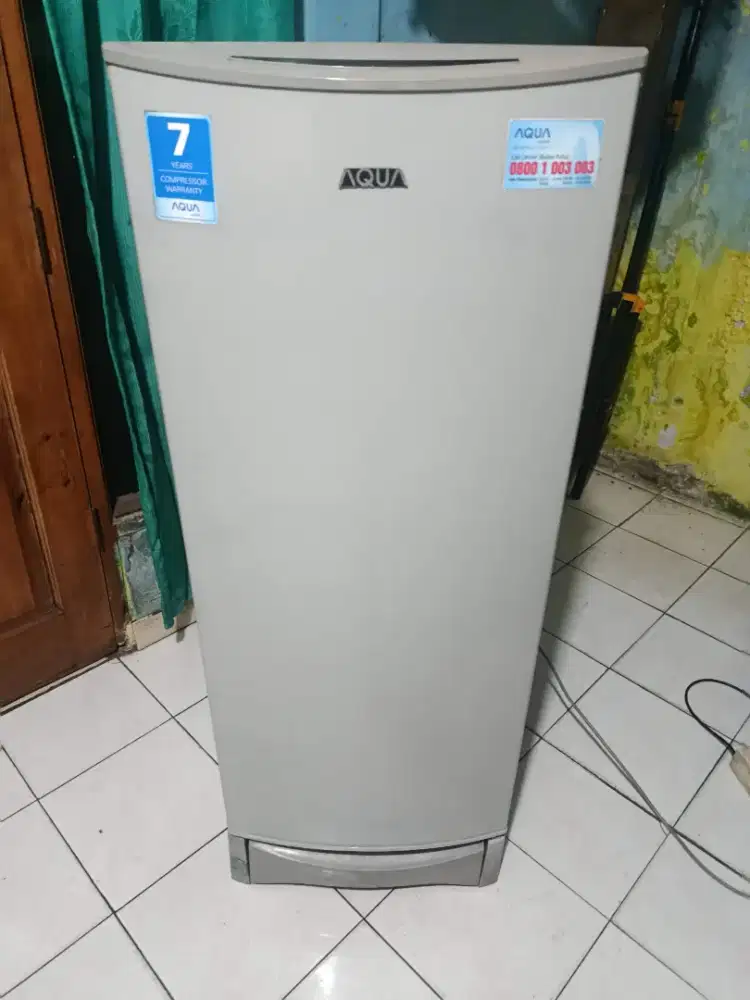Kulkas 1 pintu merek AQUA