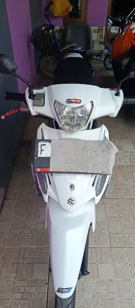 Suzuki smash Titan