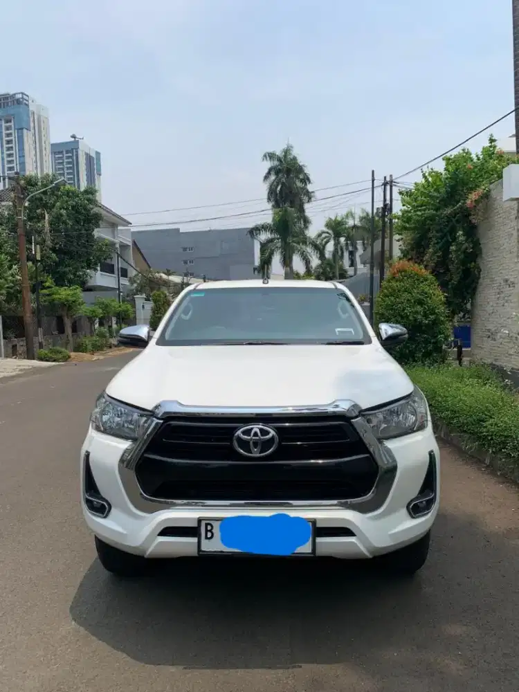 Toyota Hilux 2.4 Double cabin Solar 4x4 MT tahun 2021