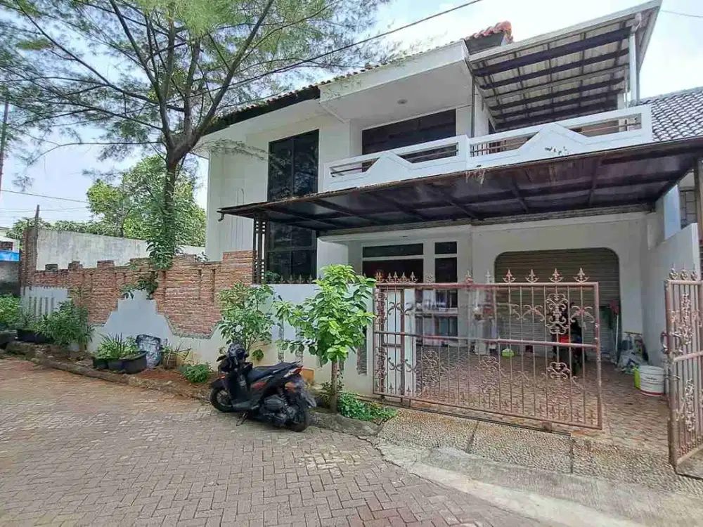 DIJUAL CEPAT! RUMAH LUAS 2 LANTAI di Perumahan Sunter Mas Barat, Sunter Jaya, Jakarta Utara.

Hunian dengan lahan luas, dua balkon, kolam ikan, serta carport hingga 4 mobil! Cocok untuk keluarga yang membutuhkan ruang lebih lega.