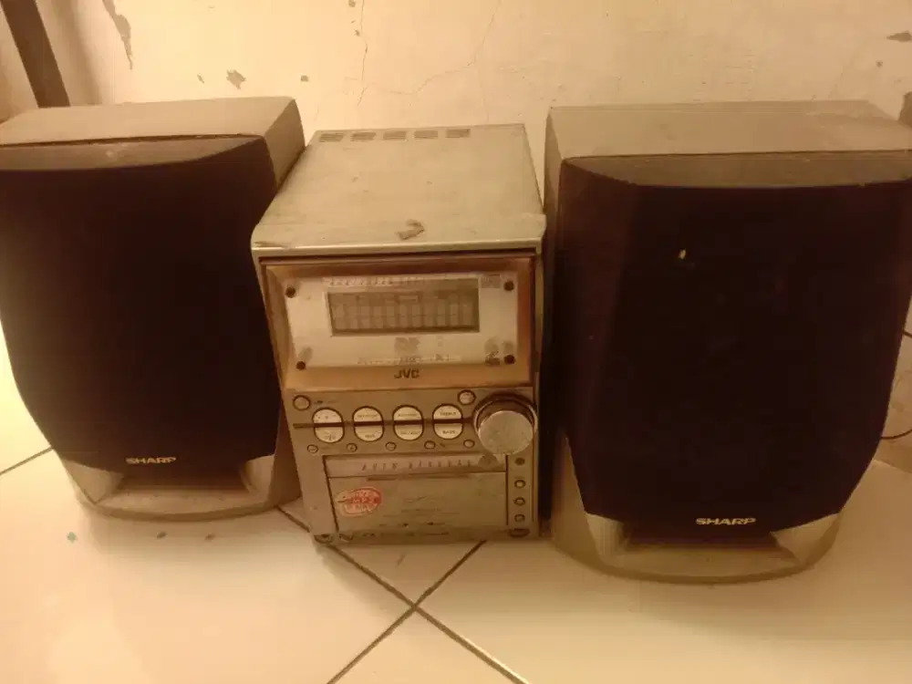 Radio merk jvc kondisi pemakaian
