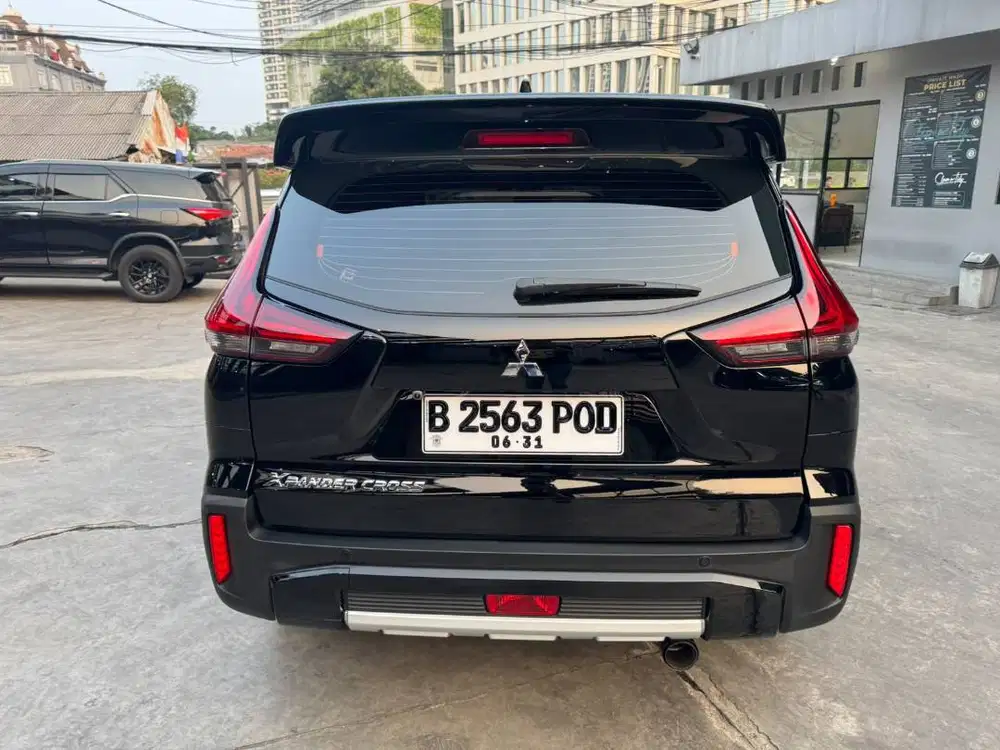 Xpander Cross 1.5 Premium Package 2021 Hitam Like New Low KM