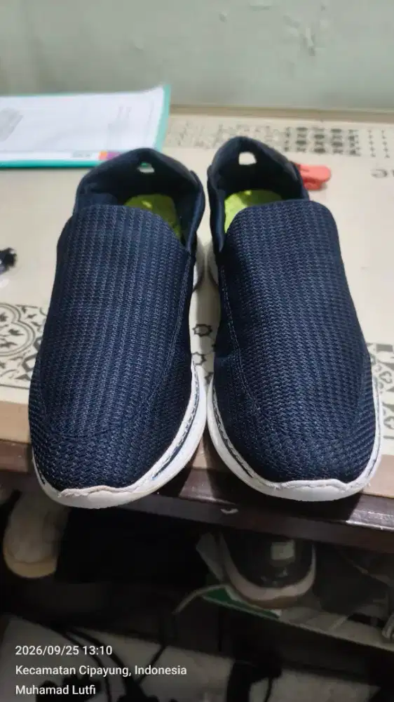 Sepatu skechers size 43
