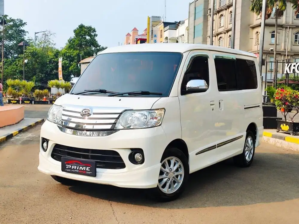 FULL ORI‼️LIKE NEW‼️Daihatsu Luxio 1.5 X Automatic 2017