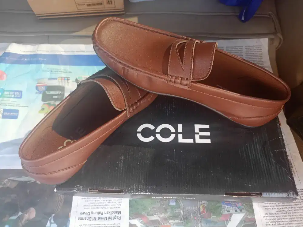 Sepatu merk COLE