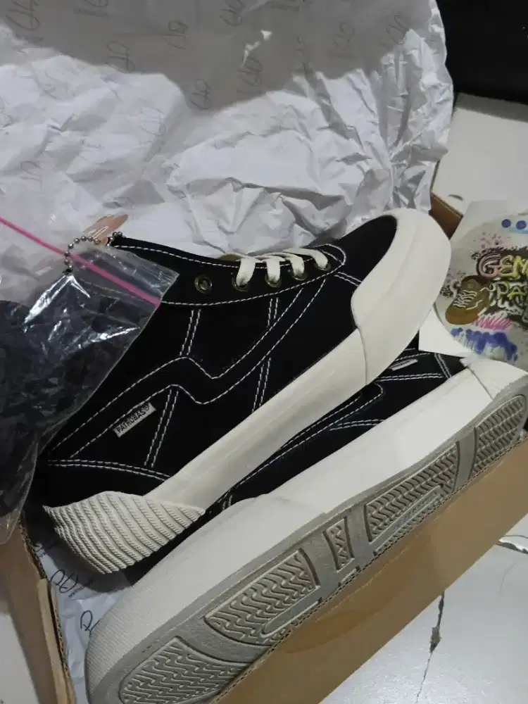 Sepatu Patrobas Equip high original 25,9cm