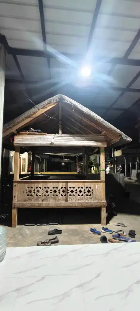Dijual 1 unit balee 2X2 M lengkap krey penutup