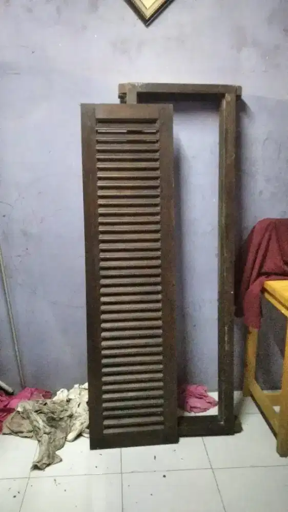 JUAL JENDELA KUSEN KAYU JATI TUA