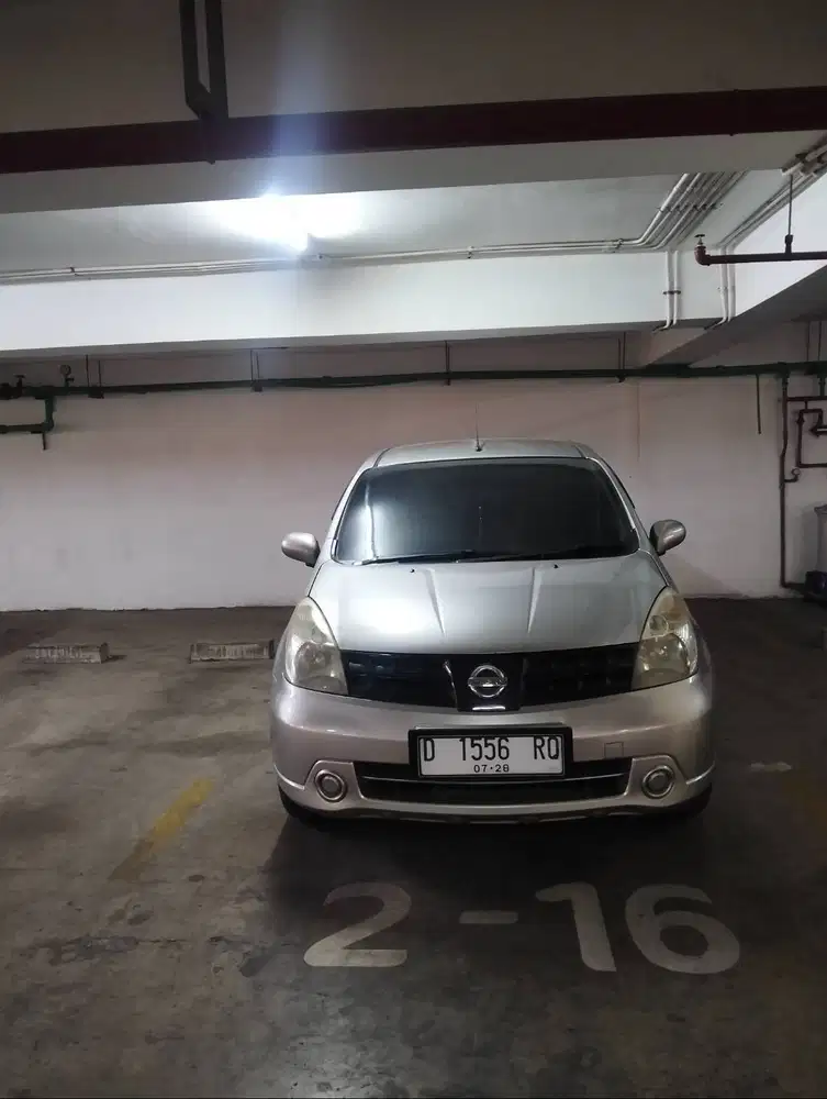 DIJUAL NISSAN GRAND LIVINA XV MATIC 2010