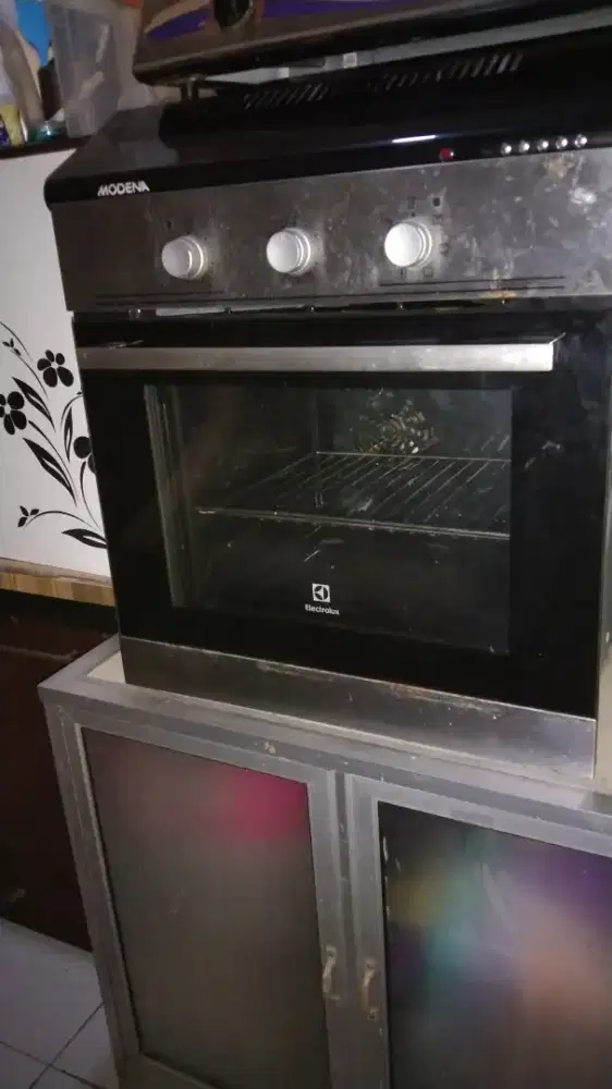 Jual cepat oven tanam built in Electrolux tipe EOB2100COX