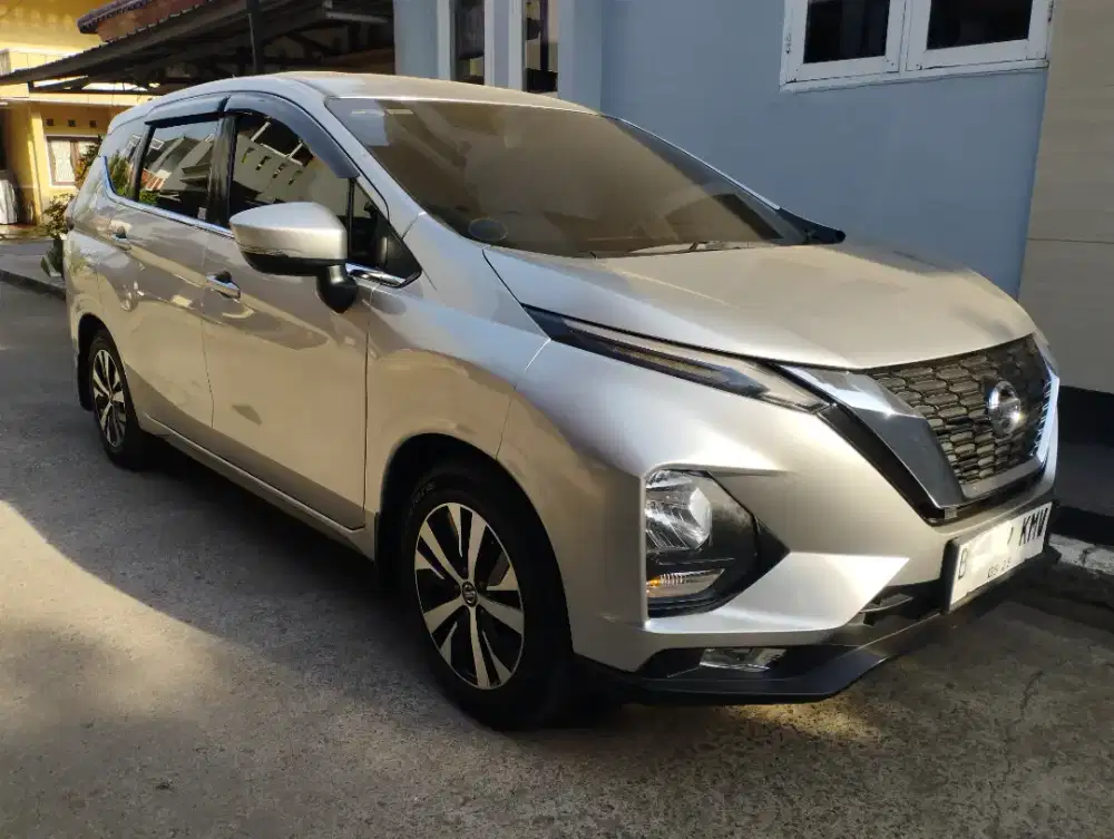 Nissan Livina VE AT (Xpander) 2019