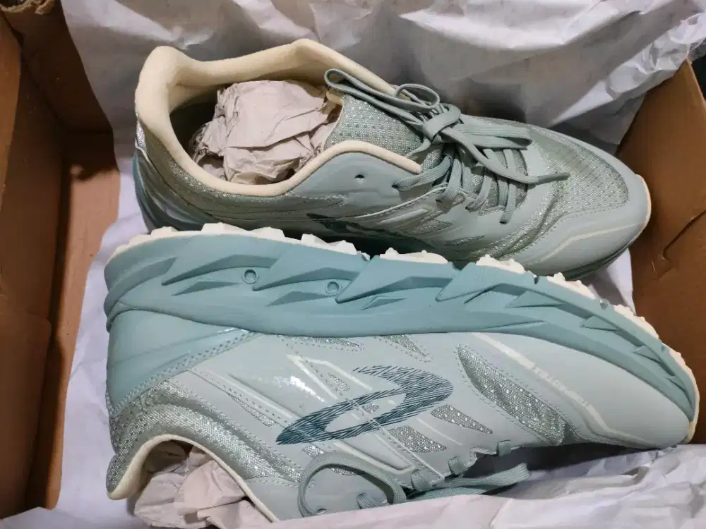 Dijual sepatu 910 trail running
