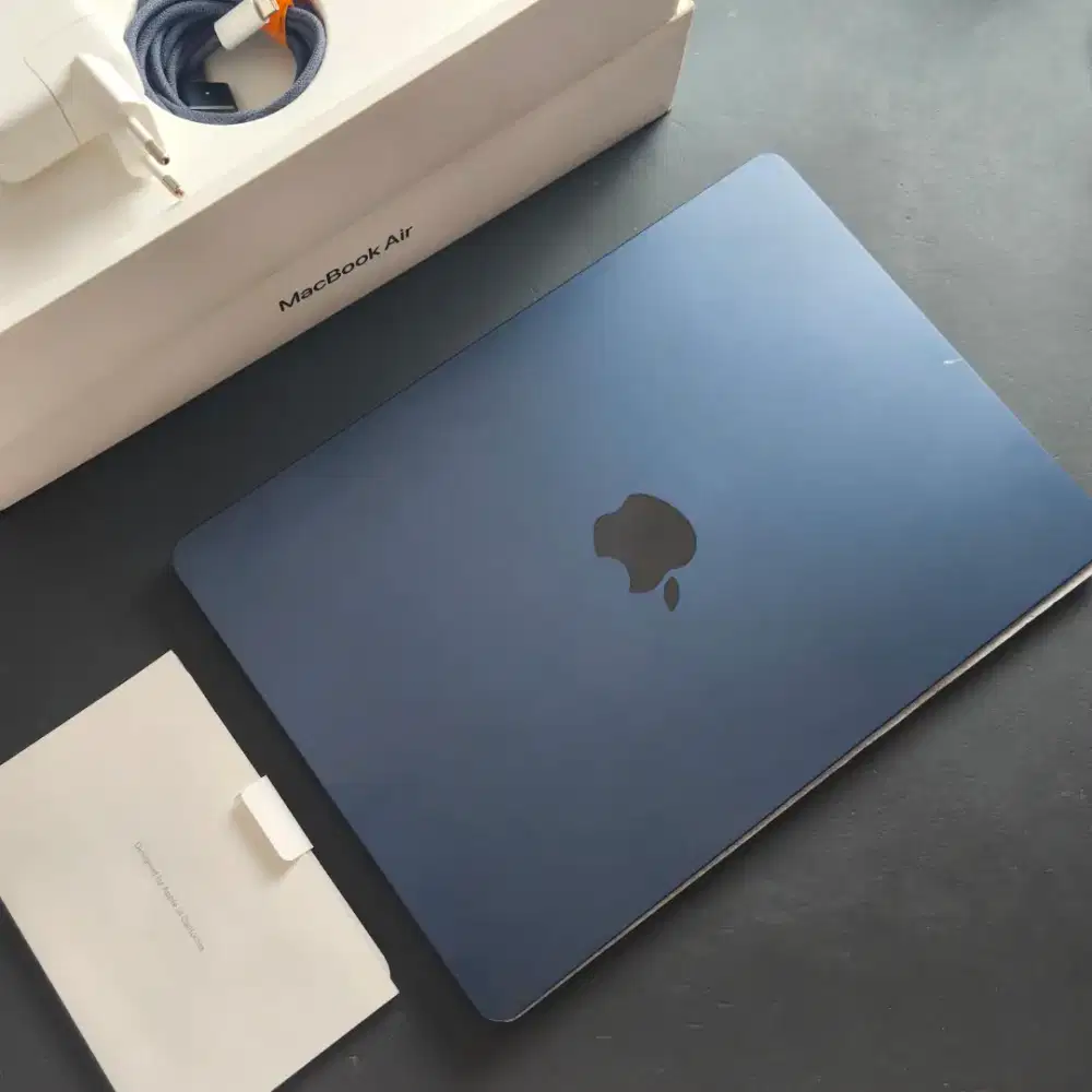 MACBOOK AIR 13INCH M4 2025 MIDNIGHT 16/256GB GARANSI RESMI IBOX